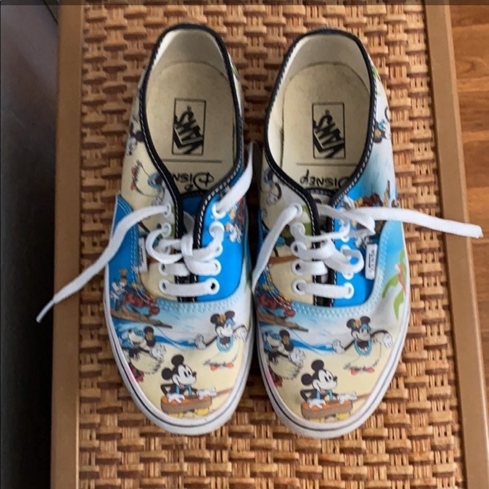 Disney Hawaiian Vans 8.5